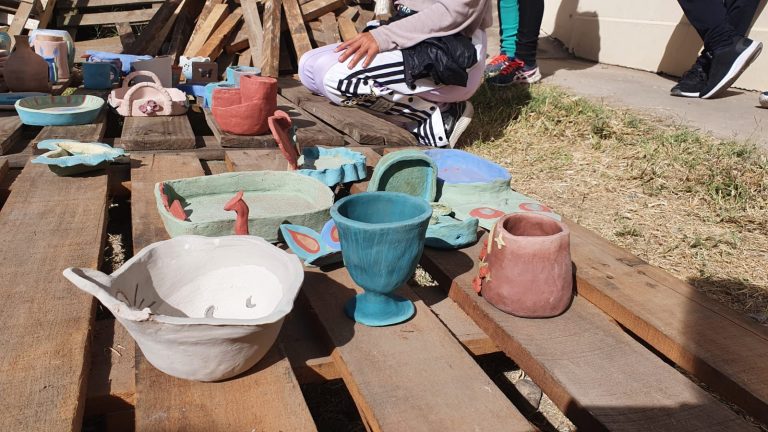 Línea del sitio éxito otoño Alumnos del taller de cerámica realizarán el primer horneado de piezas en  zona sudeste – Municipalidad de Salta